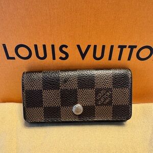 Louis Vuitton Damier Ebene Keyholder